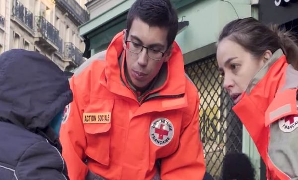30 euros pour offrir un sac de couchage à un SDF : la nouvelle campagne de la Croix-Rouge