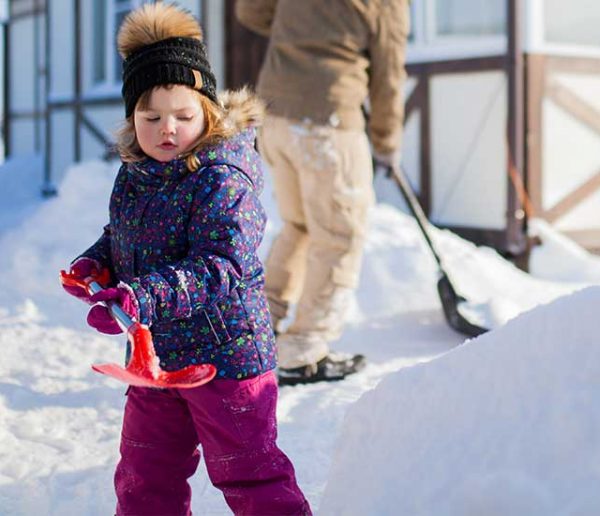 5 astuces écolos pour déneiger devant chez vous