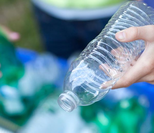 Nos bouteilles en plastique seront-elles bientôt consignées en France ?