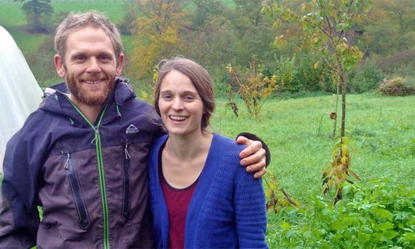 Yannick et Thérèse ont choisi la vie en coloc à la ferme pour se lancer dans la permaculture