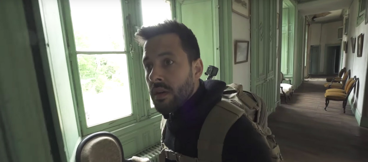 Chateau Hante Un Youtubeur Passe La Nuit Avec Les Fantomes Du Chateau