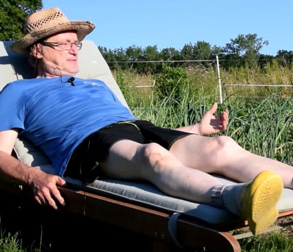 Un potager bio et abondant sans quitter votre transat : découvrez les merveilles du potager du paresseux