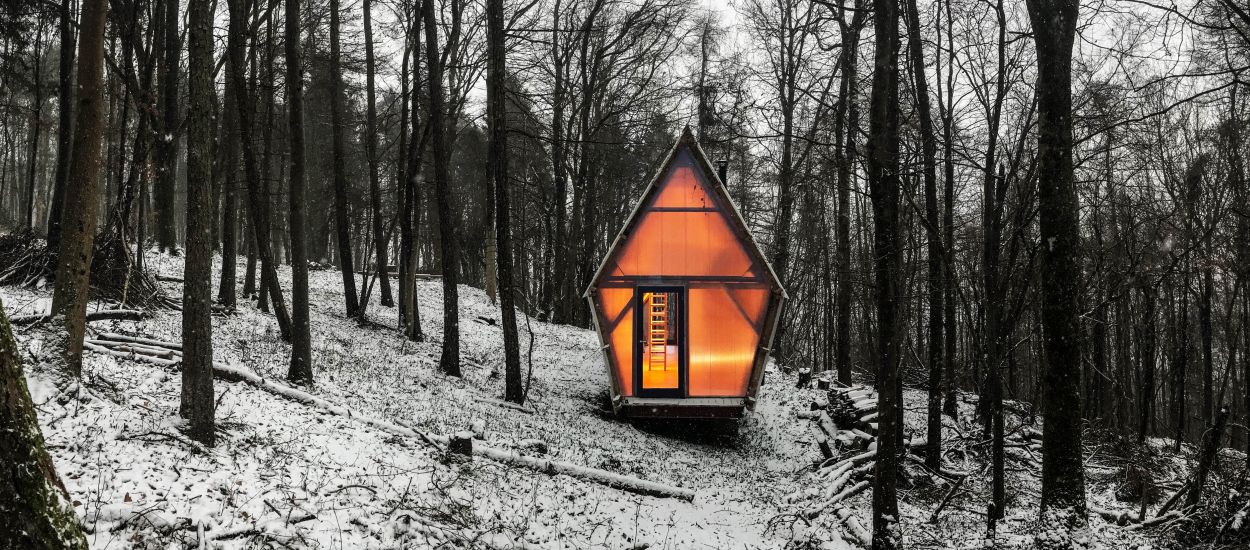 Découvrez l'intérieur chaleureux de cette tiny house en matériaux récup'