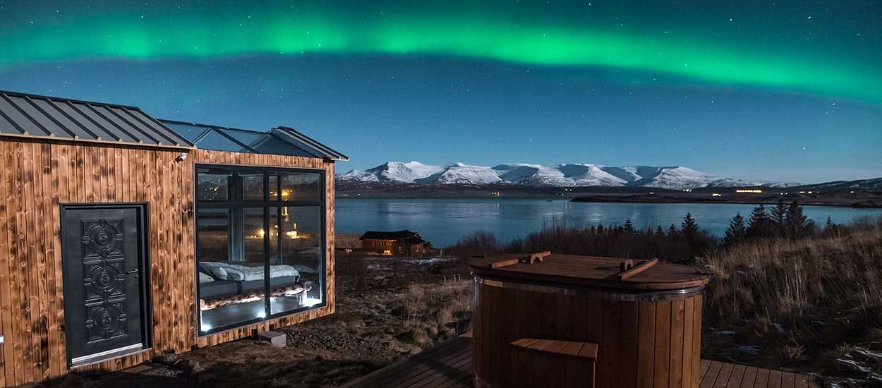 Admirez les aurores boréales dans cette incroyable cabane en Islande