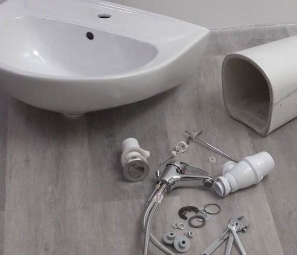 Tuto : apprenez à déposer un lavabo facilement