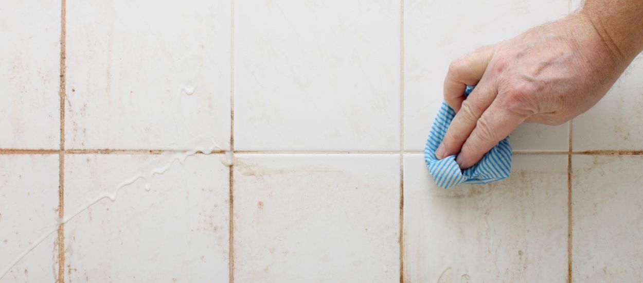 5 solutions écolos pour venir à bout de la moisissure dans la salle de bains