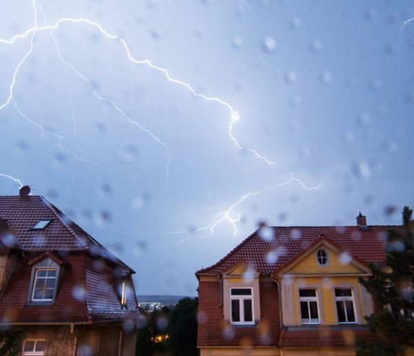 Orages : ce que vous devez absolument savoir pour être en sécurité chez vous