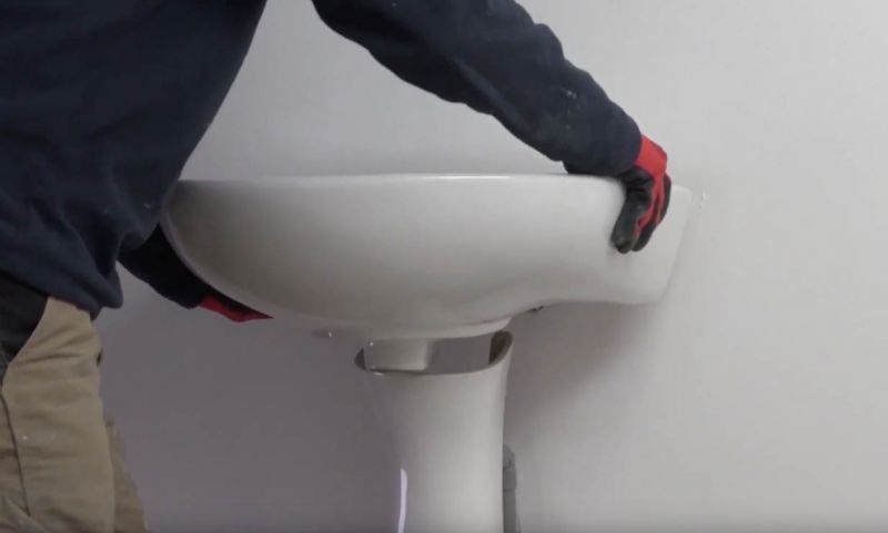 Tuto : apprenez à déposer un lavabo facilement
