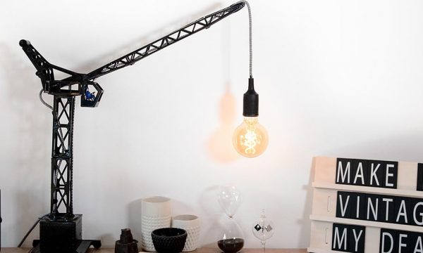 Tuto : Fabriquez une lampe industrielle avec une grue pour enfants