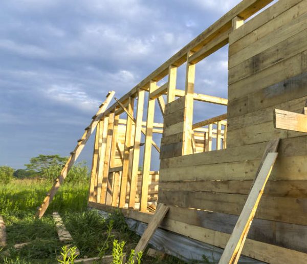 Comment choisir le maître d'œuvre et les artisans qui construiront votre maison écolo ?