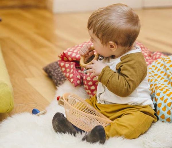 Organisation, jeux et activités pour les bébés de 12 - 18 mois -  inspiration montessori 