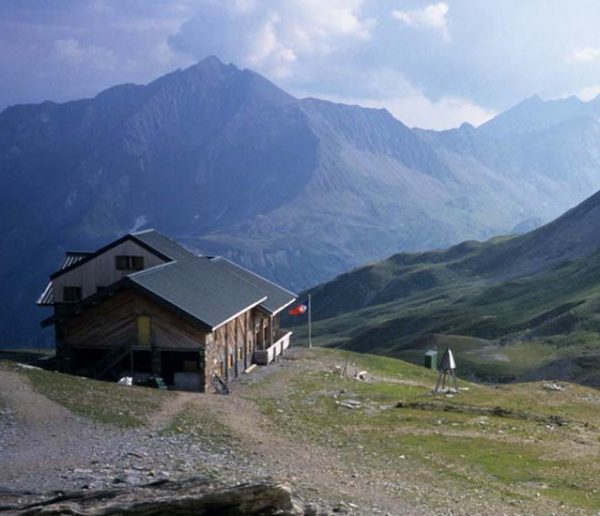 Tristan a choisi de devenir gardien de refuge : une vie à 2400 mètres d'altitude !