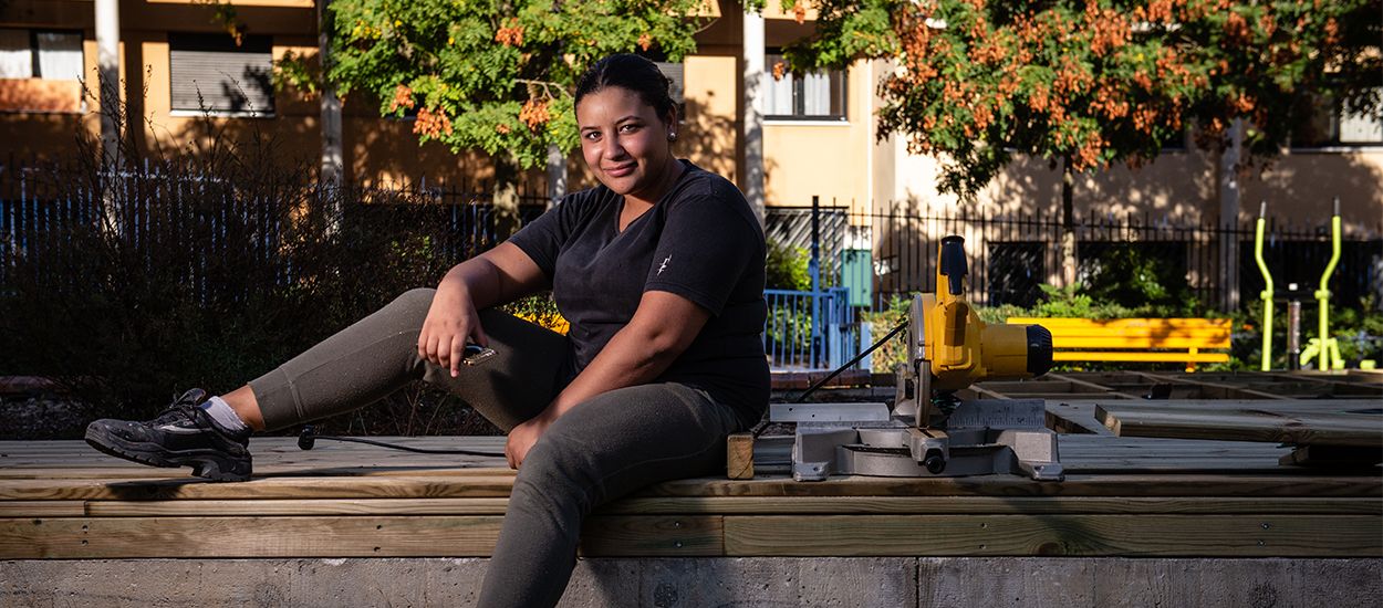 Sur ce chantier participatif, les jeunes aménagent leur quartier pour se reconstruire