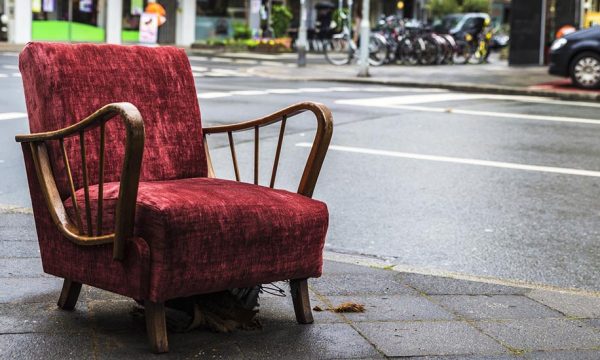 Alerte punaises de lit : voici comment ne pas en ramener chez vous avec les meubles récup'