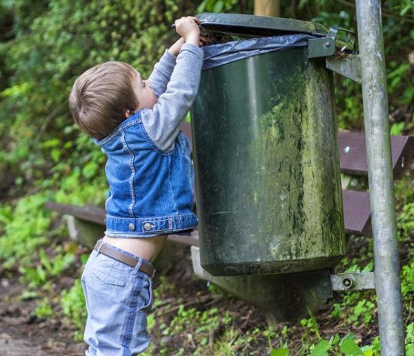 Zéro déchet : Cette ville est la première de France à supprimer toutes les poubelles dans ses rues 