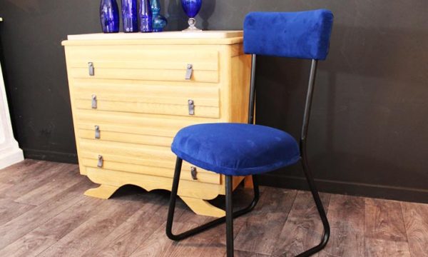 Tuto : Relookez une vieille chaise avec du velours