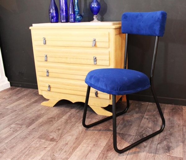 Tuto : Relookez une vieille chaise avec du velours