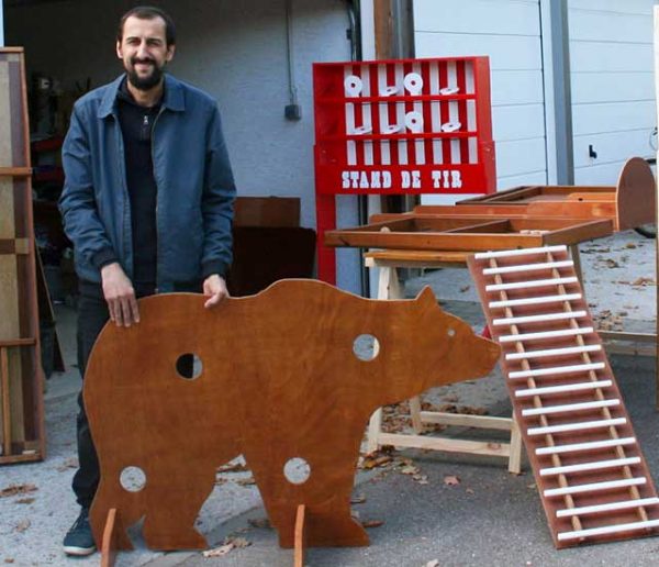 Ce bricoleur nancéen fabrique des jeux en bois géants avec du bois récup'