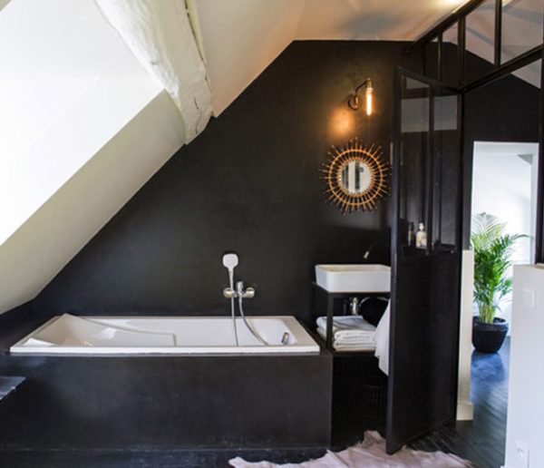 8 exemples d'inspiration pour une salle de bains sous les combles