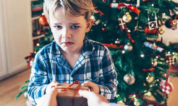 Que faire de vos cadeaux de Noël moches (à part les revendre) ?