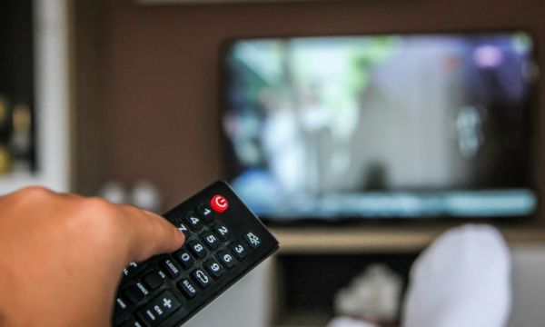 Votre télévision fonctionne mal depuis quelques jours ? On vous explique pourquoi !