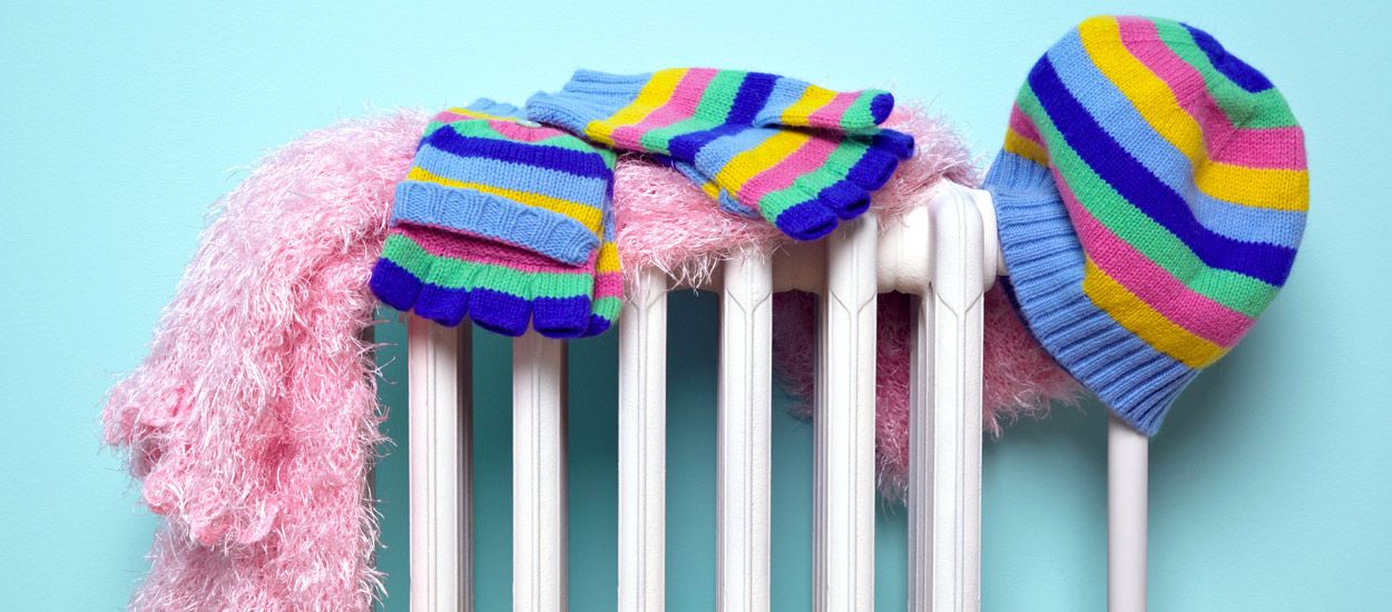 Faire sécher son linge sur un radiateur : bonne ou mauvaise idée ?