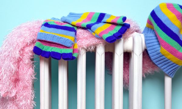 Faire sécher son linge sur un radiateur : bonne ou mauvaise idée ?