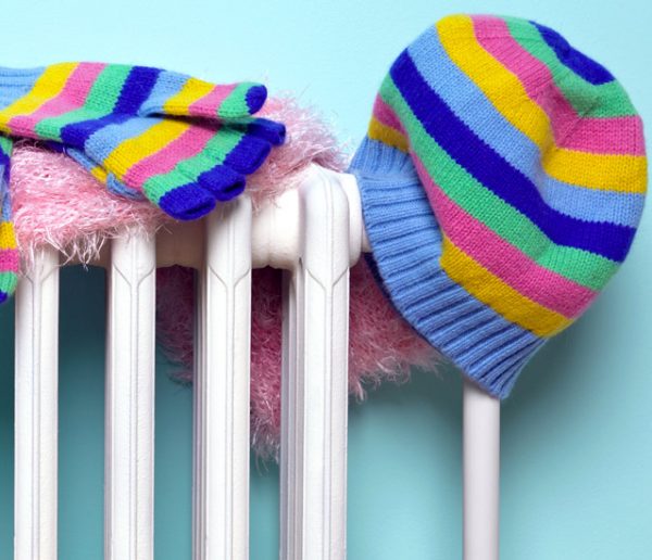 Faire sécher son linge sur un radiateur : bonne ou mauvaise idée ?