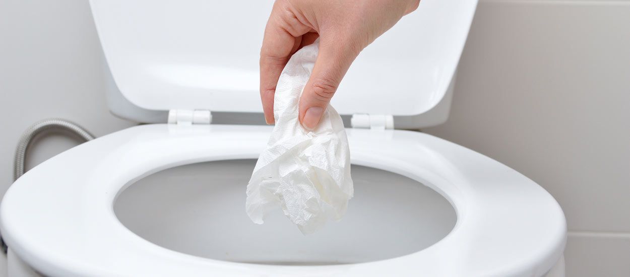 9 déchets qu'il ne faut surtout pas jeter dans les toilettes