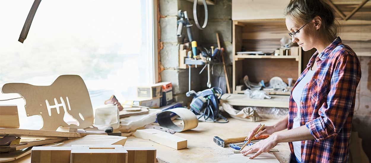 Assemblage à queue d'aronde avec des outils à main - Apprendre la menuiserie