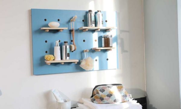 Tuto : Fabriquez une étagère murale modulable et ludique pour la salle de bains !