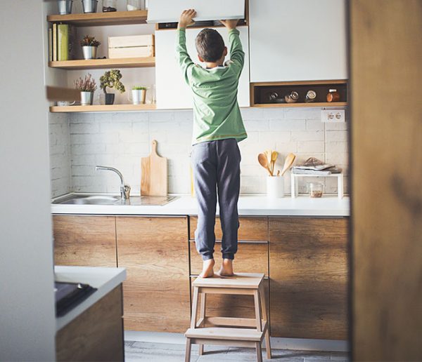 Securite Enfant Amenager Sa Cuisine Pour Eviter Les Accidents