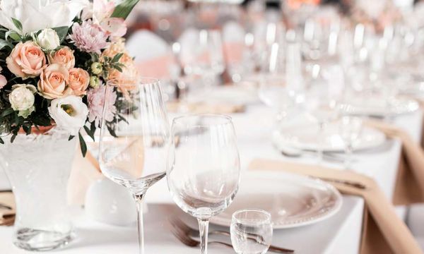 Pantone révèle les couleurs tendance pour votre déco de mariage cette année