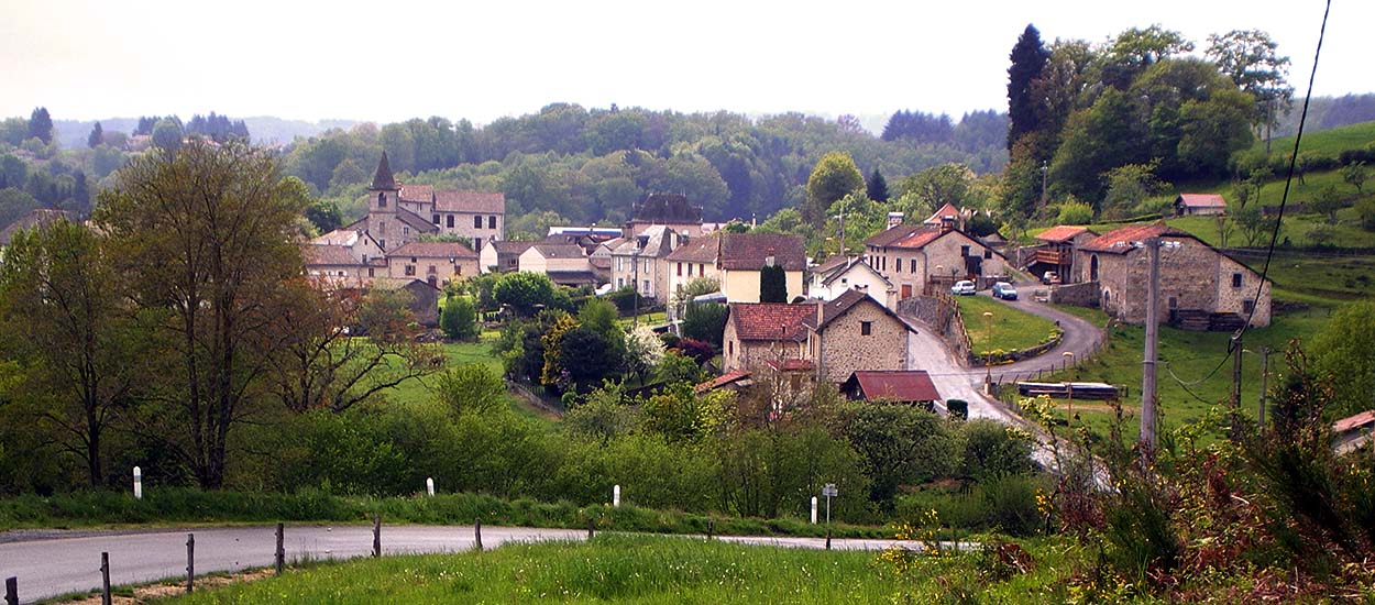 Le maire de ce village du Cantal offre des terrains pour attirer de nouveaux habitants