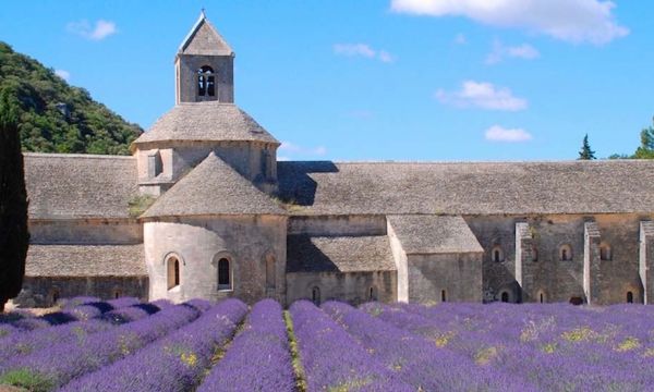 Stéphane Bern annonce les 18 premiers monuments sélectionnés pour le prochain loto du Patrimoine