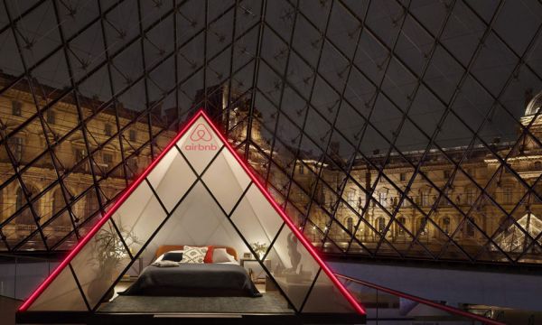 Airbnb vous fait gagner une nuit sous la pyramide du Louvre et privatise le célèbre musée !