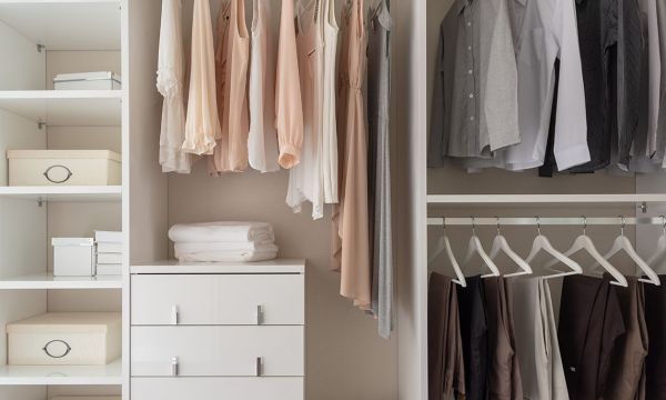 Deux pièces à sortir absolument de son dressing selon Marie Kondo