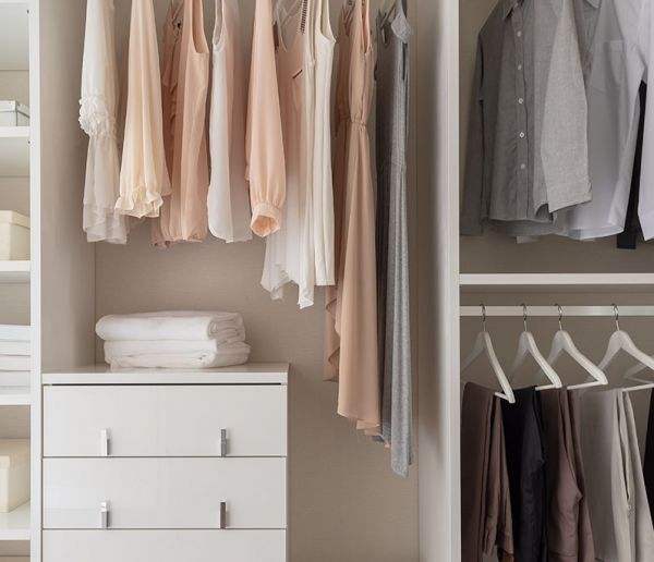 Deux pièces à sortir absolument de son dressing selon Marie Kondo