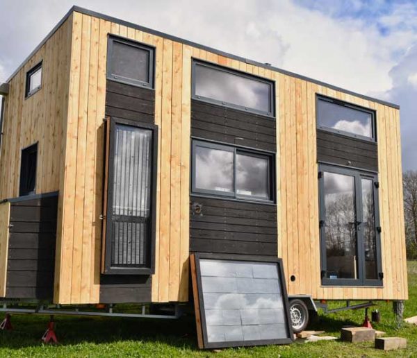 Ils vont tester la vie low-tech dans une tiny house pendant 6 mois