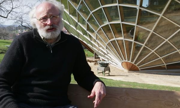 Cet Alsacien a créé l'héliodome : une maison écologique où il fait 20 degrés toute l'année