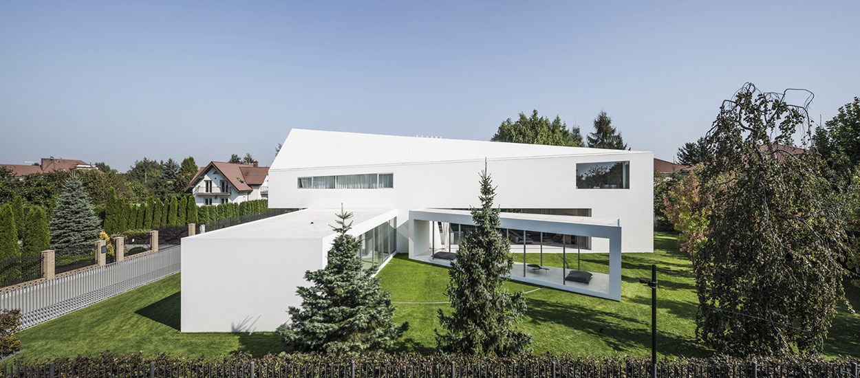 La terrasse de cette magnifique maison pivote pour suivre la course du soleil