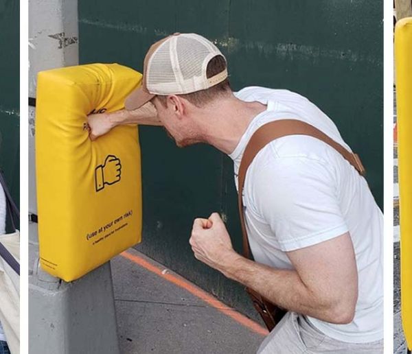 À New-York, la ville a installé des sacs de frappe pour détendre les passants !