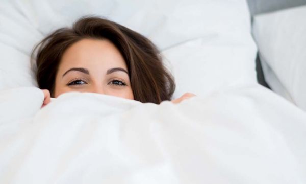 Malgré la canicule, 65% des Français ne peuvent se passer de draps pour dormir !
