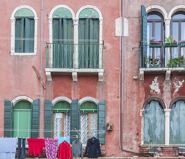 Face à la canicule, et si on s'inspirait des maisons de nos ancêtres (qui avaient tout compris) ?