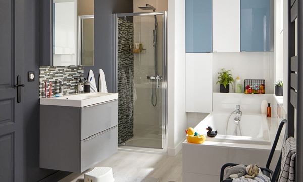 Aménager une salle de bains familiale