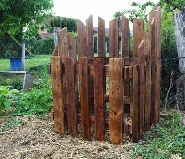 Tuto : Fabriquez un petit bac à compost en bois de palette pour votre jardin