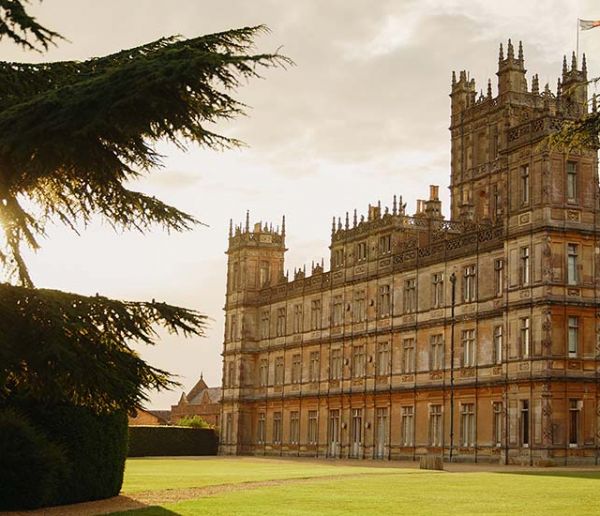 Le château emblématique de la série Downton Abbey est à louer le temps d'une nuit