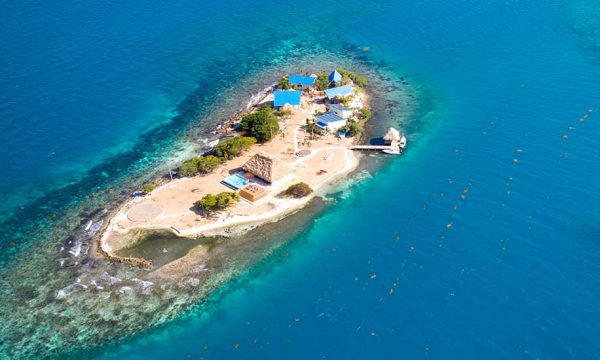 Pour 180 euros par nuit, vous pouvez réserver cette île (si 19 de vos amis viennent avec vous) !