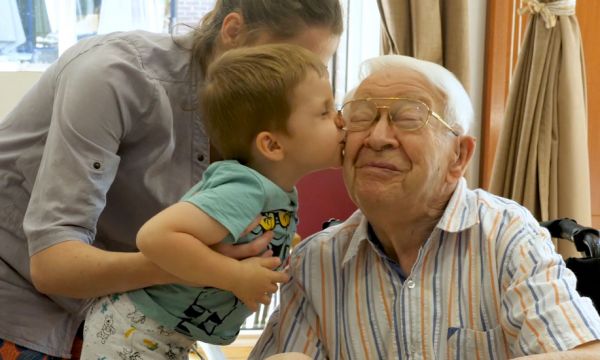 5 initiatives positives et solidaires pour lutter contre l'isolement des personnes âgées