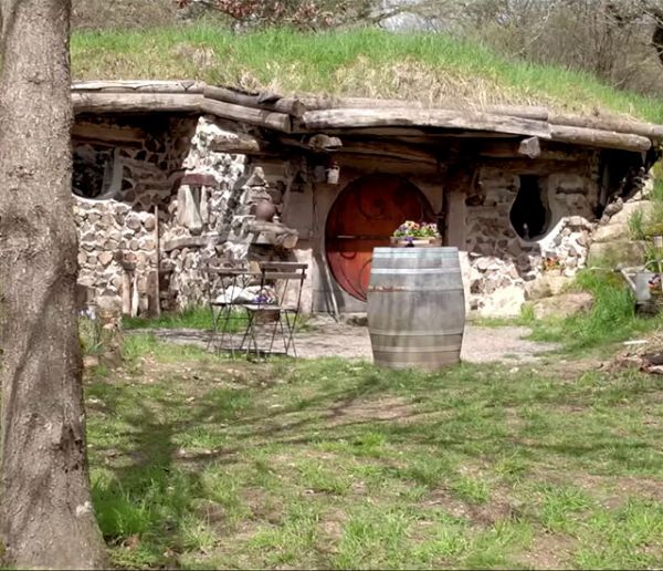 En Bourgogne, vivez comme des hobbits dans un village Seigneur des Anneaux !